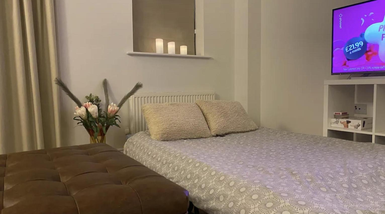 Modern Town House In Cotswolds - 3 Double Bedrooms Witney Buitenkant foto
